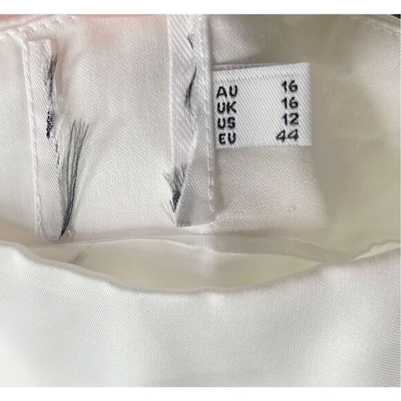 Princess Polly Daley White Satin Mini Skirt Size 12 - Picture 4 of 9